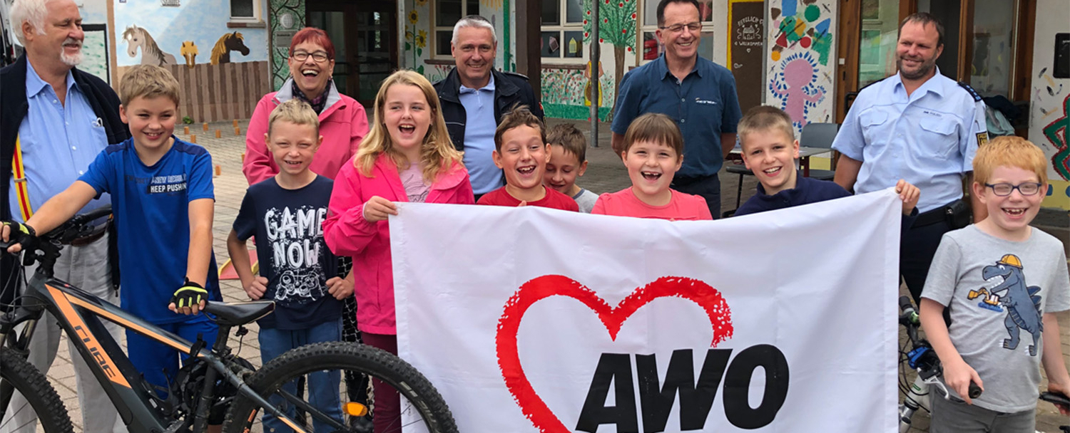 Strahlende Kinder beim 39. Fahrrad-Geschicklichkeitsturnier der AWO