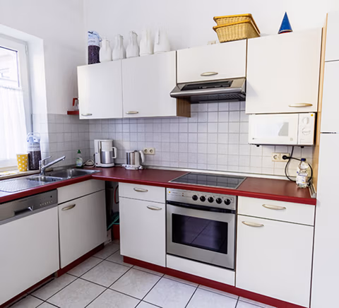 Küche mit Arbeitsflächen